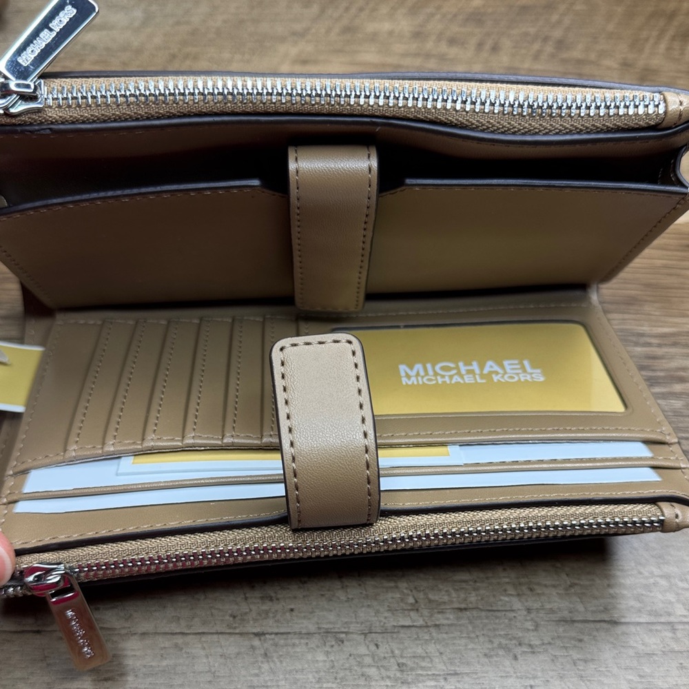 Michael Kors Mirella Medium Husk Tote Bag & Large Jet Set Wallet Set - Picture 4 of 11